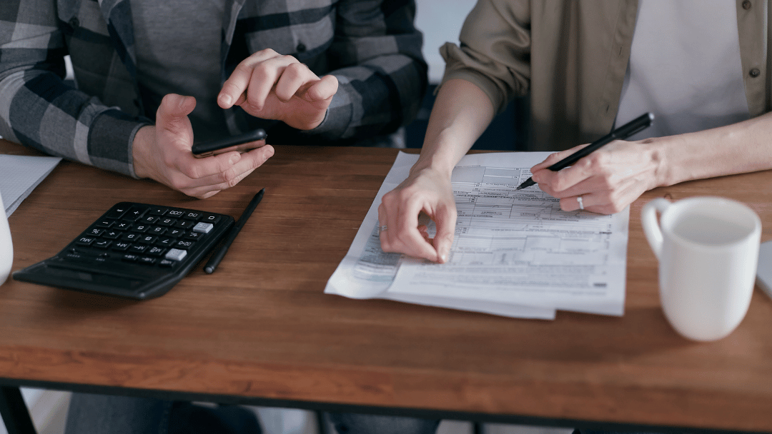 couple filing taxes